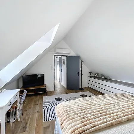 Holiday home Demeures Du Bord De Seine *