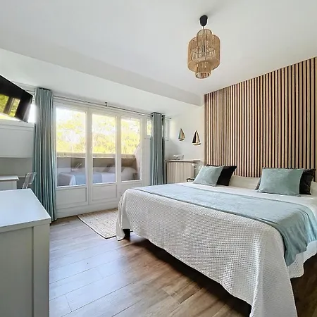 Holiday home Demeures Du Bord De Seine *