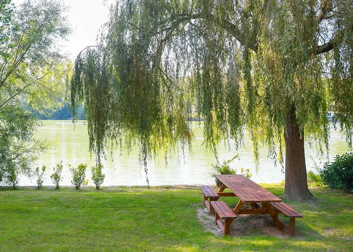 Demeures Du Bord De Seine